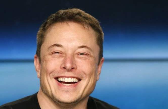 Компании SpaceX и Tesla Илона Маска удалили страницы в фейсбук