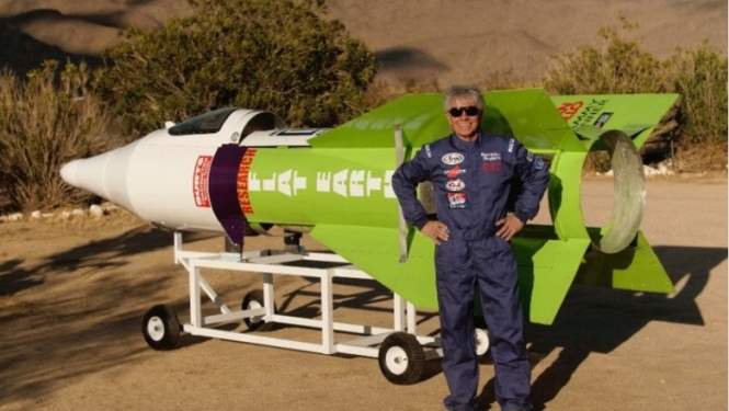 Приверженец теории о плоской Земле совершил успешный полет на самодельной ракете
