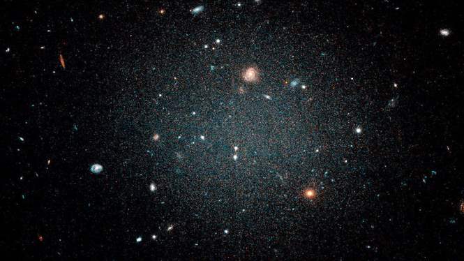 Астрономы открыли галактику без черной материи