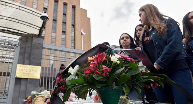 В посольстве РФ в Южной Осетии открыли книгу соболезнований