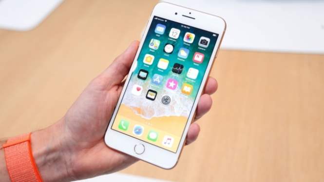 Apple выпустит сразу три новых iPhone в 2015-м году