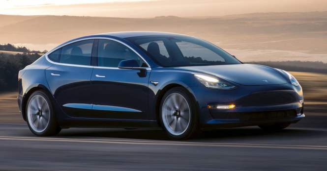 Tesla представит полноприводную «трешку» уже в 2015-м году