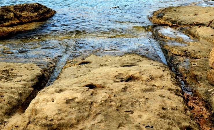 Древнейшие каменные колеи Мальты