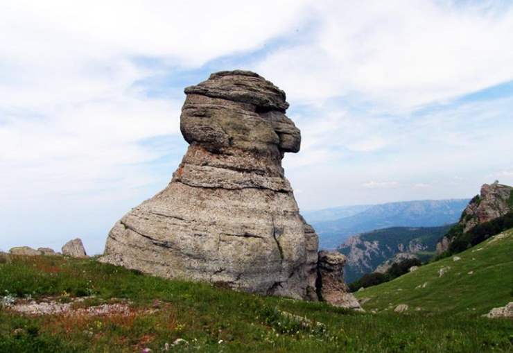 В Крыму в Каралезской долине есть загадочные творения природы