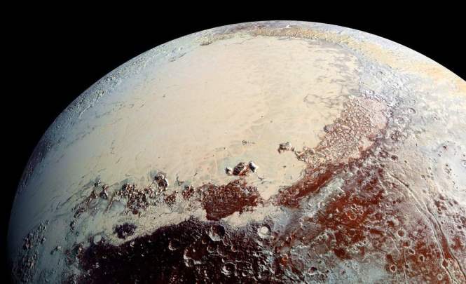Горизонтальные полосы на Плутоне оказались дюнами из метанового льда