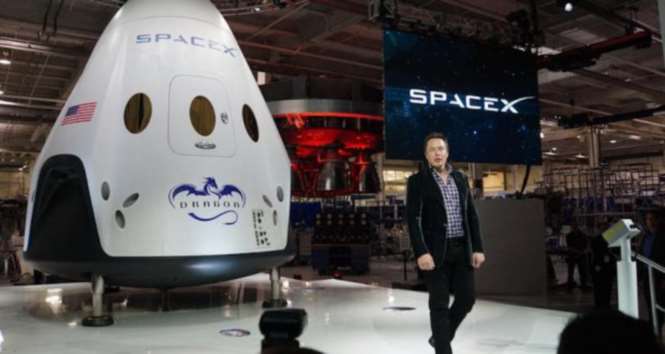 Сегодня объявят первые экипажи полетов SpaceX и Boeing на МКС
