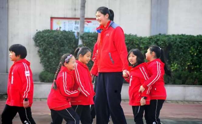 11-летняя великанша из Китая