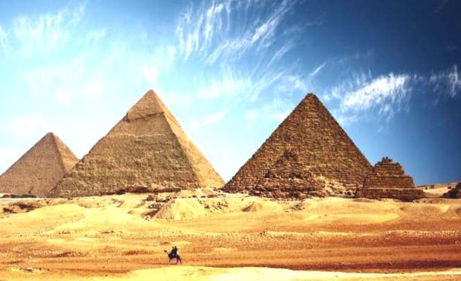 Снимки пирамид Гизы с различных ракурсов