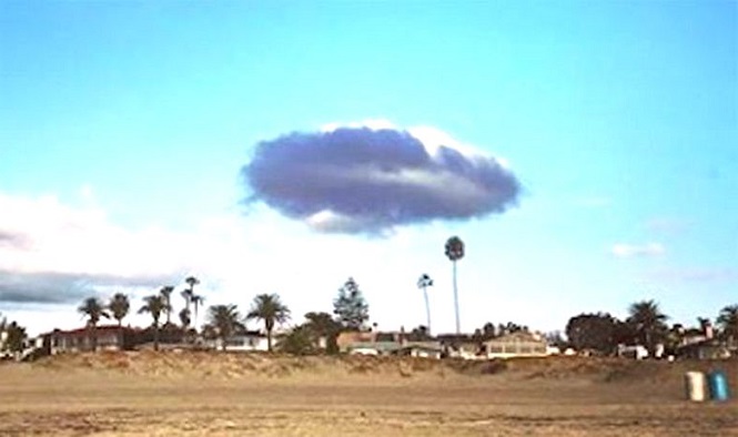 Странное облако появилось в небе над Сан-Диего