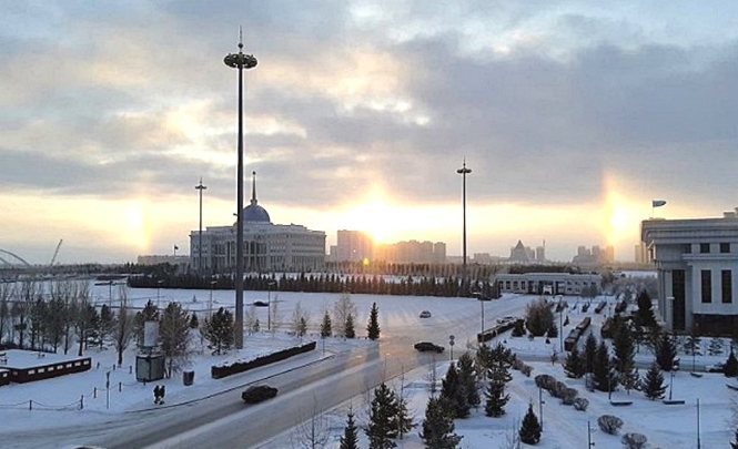 Столица Казахстана осветилась одновременно тремя солнцами