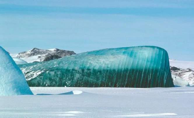Разгадана тайна изумрудных айсбергов