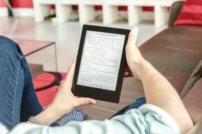 Бумажные книги хотят заменить электронными