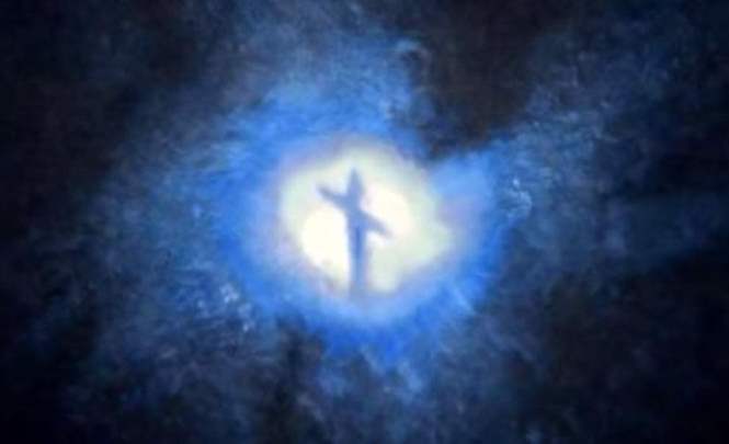 «Крест» или «гуманоидный силуэт» запечатлен в далекой галактике