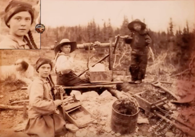 рету Тунберг нашли на фото 1898-го года