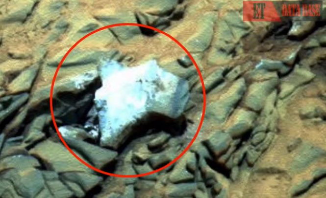 Уфолог обнаружил на снимках Марса лицо статуи