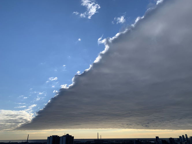 Квадратное облако над Торонто и прочие разные чудеса.