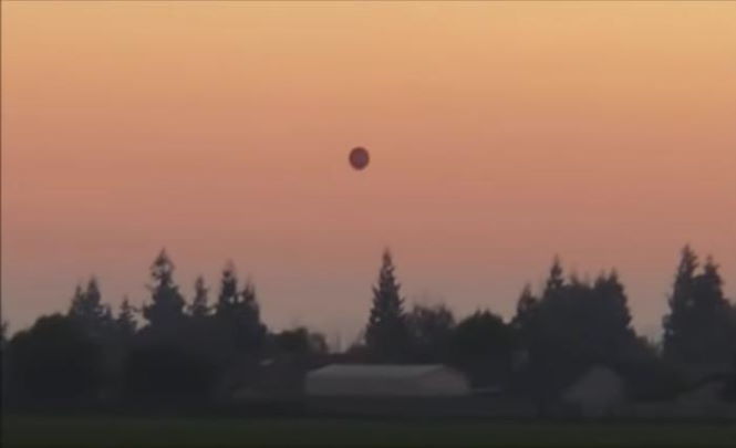 НЛО сферической формы сняли в Калифорнии