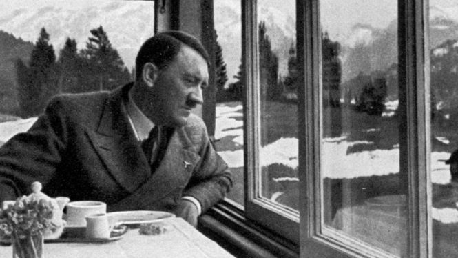 Гитлер и его женская "ядовитая бригада"