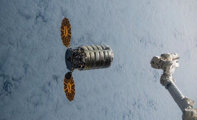 Зачем НАСА вызывает пожар в космических кораблях