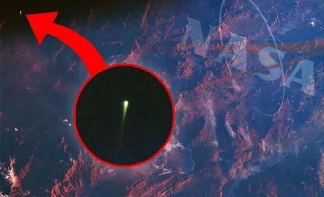 Зеленый НЛО замечен на снимках миссии Аполлон-7  