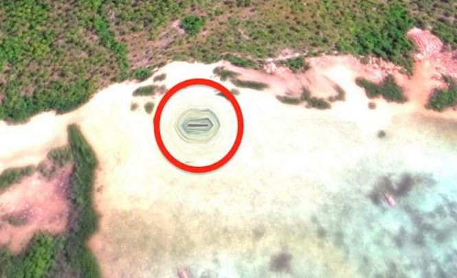 Вход в подземную базу найден на острове в Индонезии