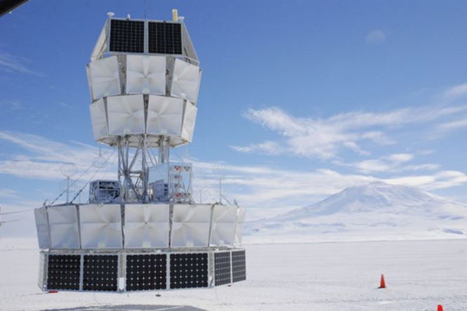 Группа ученых NASA нашла в Антарктиде вход в параллельные миры.