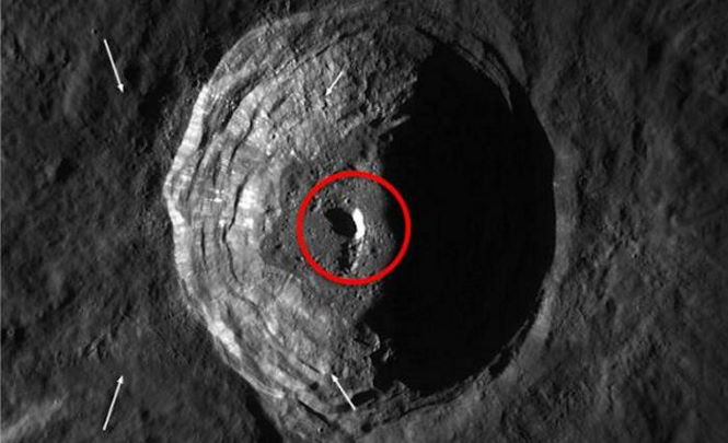 Огромная башня найдена в кратере на Луне
