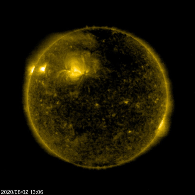 На Солнце намечается мега-вспышка, которая утопит Землю в корональной массе