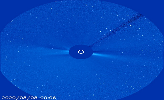 Спутники SOHO зафиксировали полет огромного НЛО вблизи Солнца