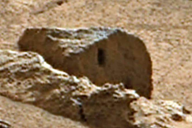На Марсе найдены инопланетный гриб, окно, структура и лицо ацтека
