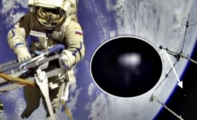 Камеры МКС зафиксировали НЛО во время выхода космонавтов за пределы МКС