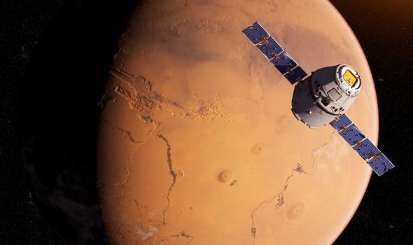Спутник на орбите Марса