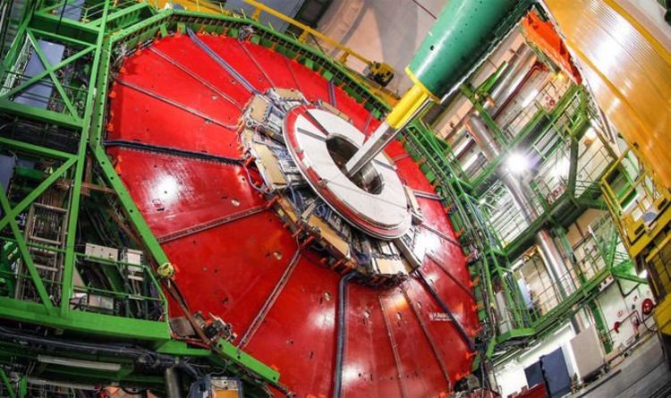 Прорыв в ЦЕРНе: физики наблюдают редкий распад частицы Бога на мюоны