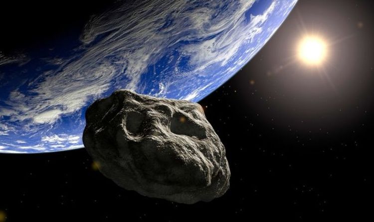 Слежение за астероидами: космический камень размером с ТРИ автобуса, пролетает рядом с Землей