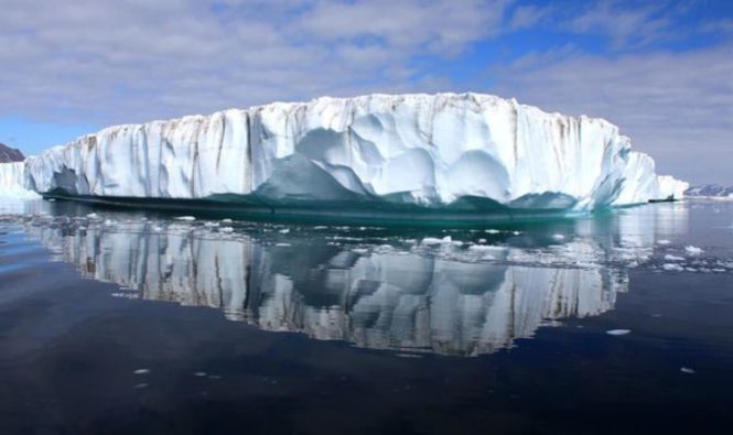Изменение климата: исследование раскрывает тайну «Темной реки», протекающей на 1000 км под ледяной покровом Гренландии 