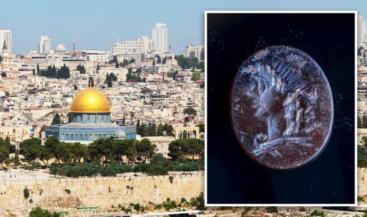 Новости археологии: драгоценная печать греческого бога Аполлона найдена возле Западной стены Иерусалима