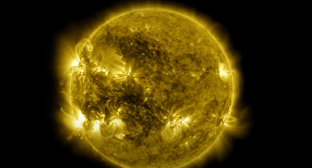 Падает ли земля на солнце. Фотография солнца в нейтрино. Солнечные частицы. 25 Солнце. Спутники солнца.