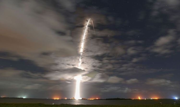Запуск SpaceX Starink: Посмотрите, как Falcon 9 запускает историческую миссию спутника SpaceX Starlink 