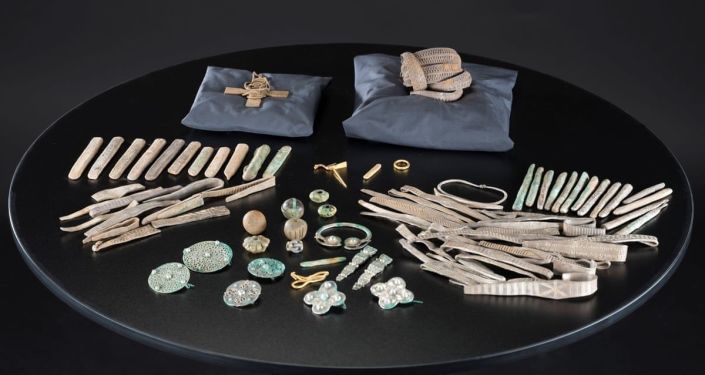 'Распаковка сокровищ Галлоуэй': ученые приступают к разгадке секретов артефакта эпохи викингов