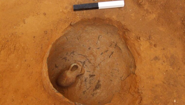 3800-летний ребенок в кувшине обнаружен в Израиле