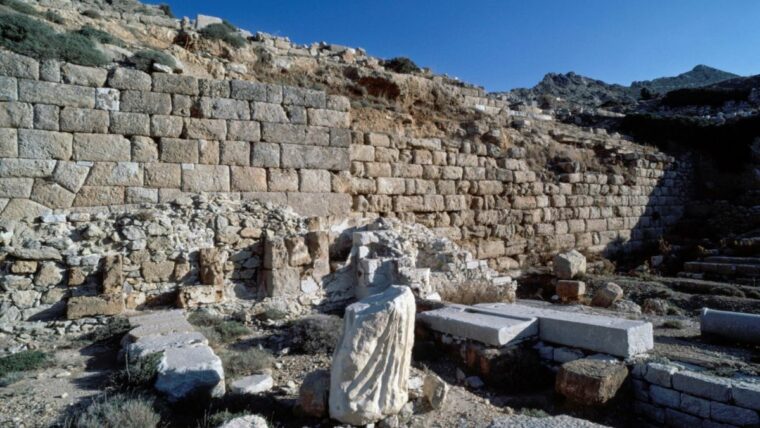 В Турции обнаружили 2500-летний храм греческой богини любви