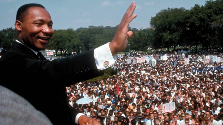 MLK и Малкольм Икс были больше похожи, чем мы думали.  Вот почему.