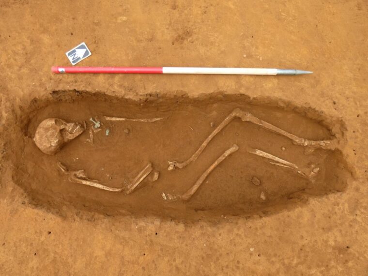 В Англии обнаружили огромное англосаксонское кладбище и сокровища
