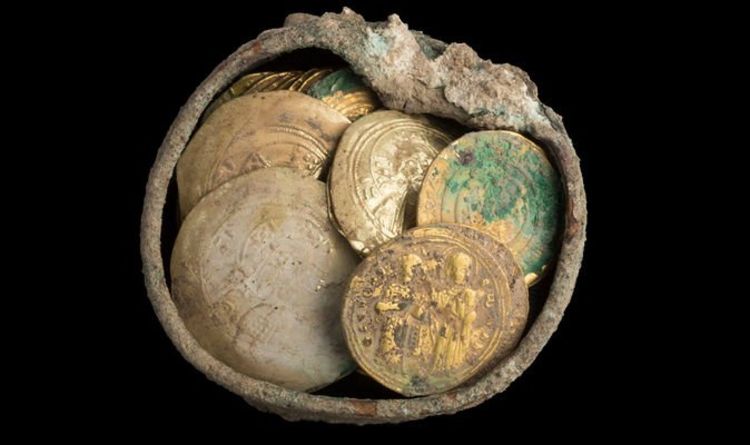 Новости археологии: в Израиле найдены древние монеты, потерянные во время резни крестоносцев 