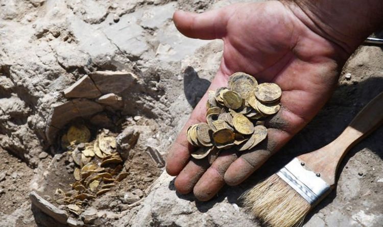 Новости археологии: в Израиле найдены редкие золотые монеты из халифата Аббасидов стоимостью 37 000 фунтов стерлингов