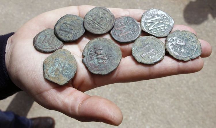 Новости археологии: во время рейда по борьбе с контрабандой изъяты древние монеты