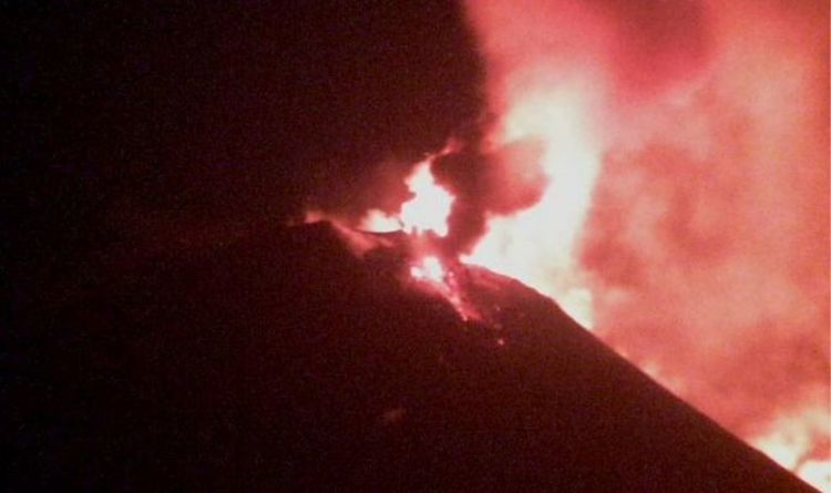 Новости вулкана: Этна оживает из-за «почти постоянного» потока лавы
