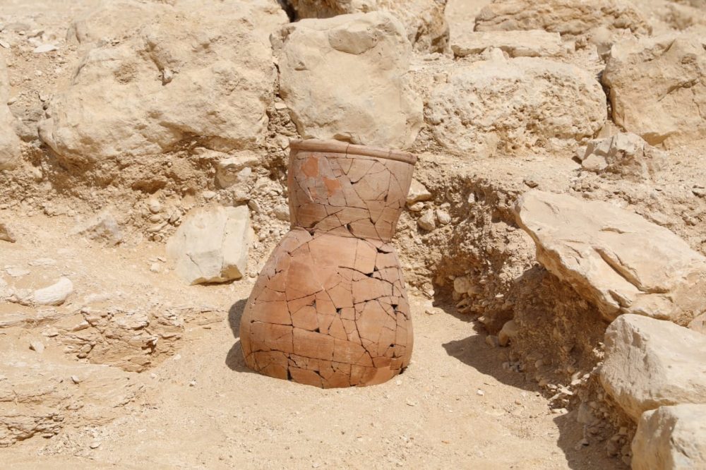 Древняя керамика, обнаруженная в Долине обезьян, относилась к 18-й династии. Предоставлено: доктор Захи Хавасс. 