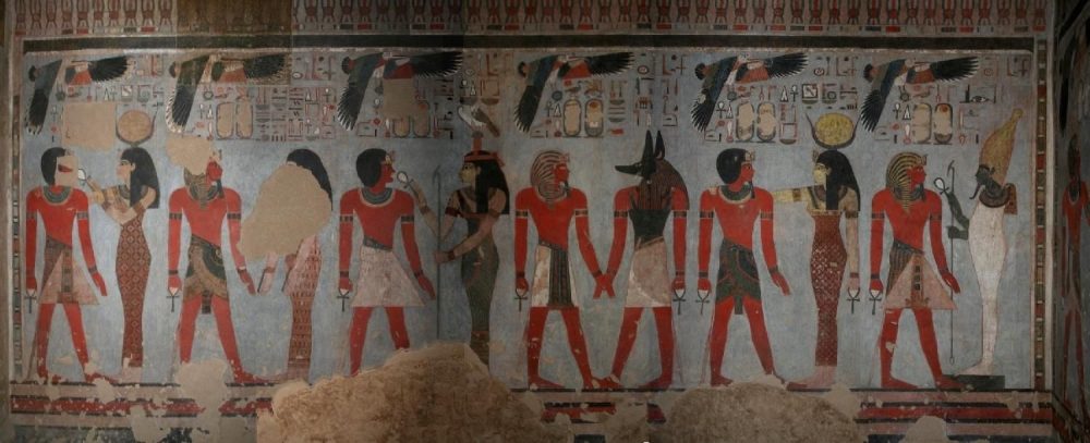 Расписные стены внутри гробницы Аменхотепа III. Кредит: Pinterest