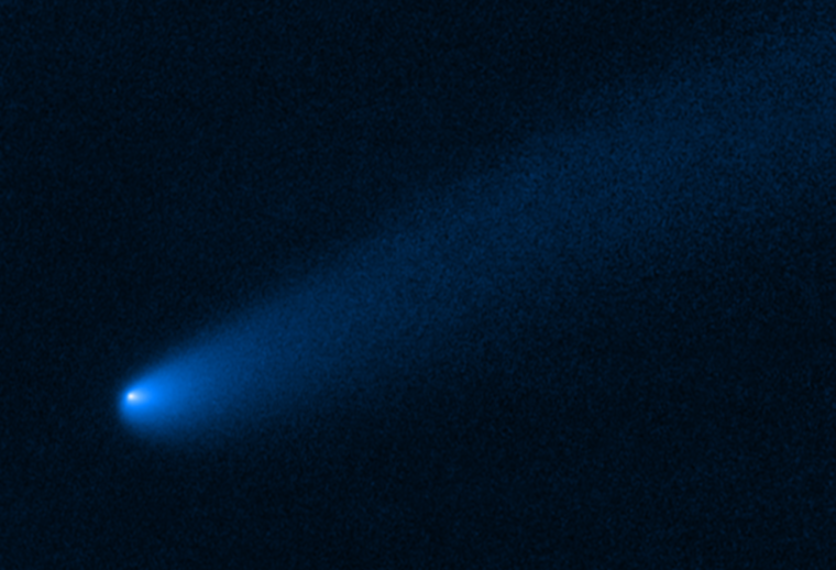 Массивная комета возле троянских астероидов Юпитера, сфотографированная Хабблом
